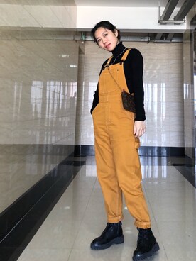 「MONKI（モンキ）のアイテム（オールインワン・サロペット）」を使った、丝摩木易さん（レディース・157cm）の冬コーディネート