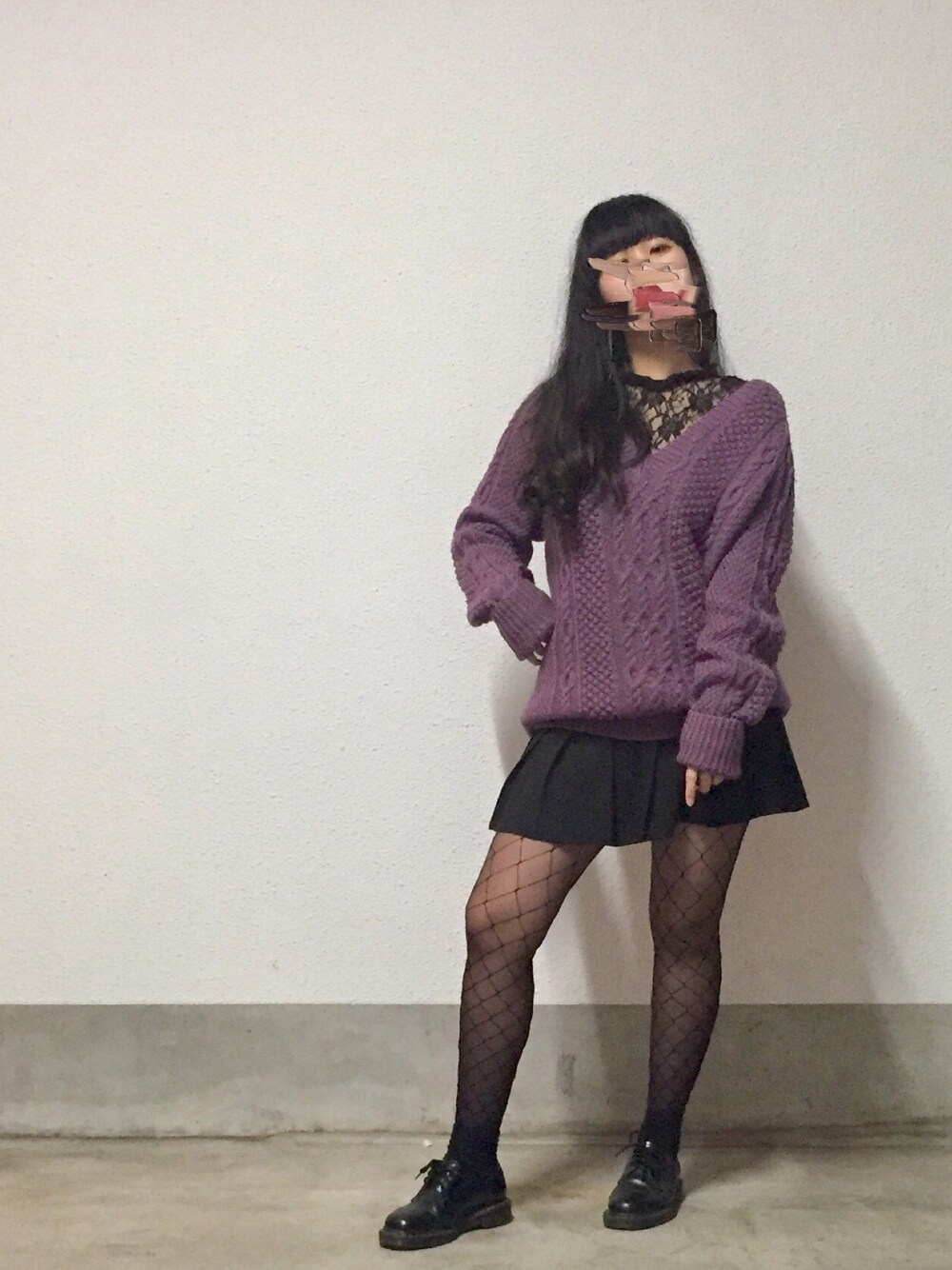 「小悪魔、ブラック、セクシー、セーター、ニット、テニススカート、ミニスカート、マーチン」｜「USEDのアイテム（ニット/セーター、パープル系）」を使った、☀︎さんひ☀︎さん（レディース・164cm）の冬コーディネートの1枚目の写真