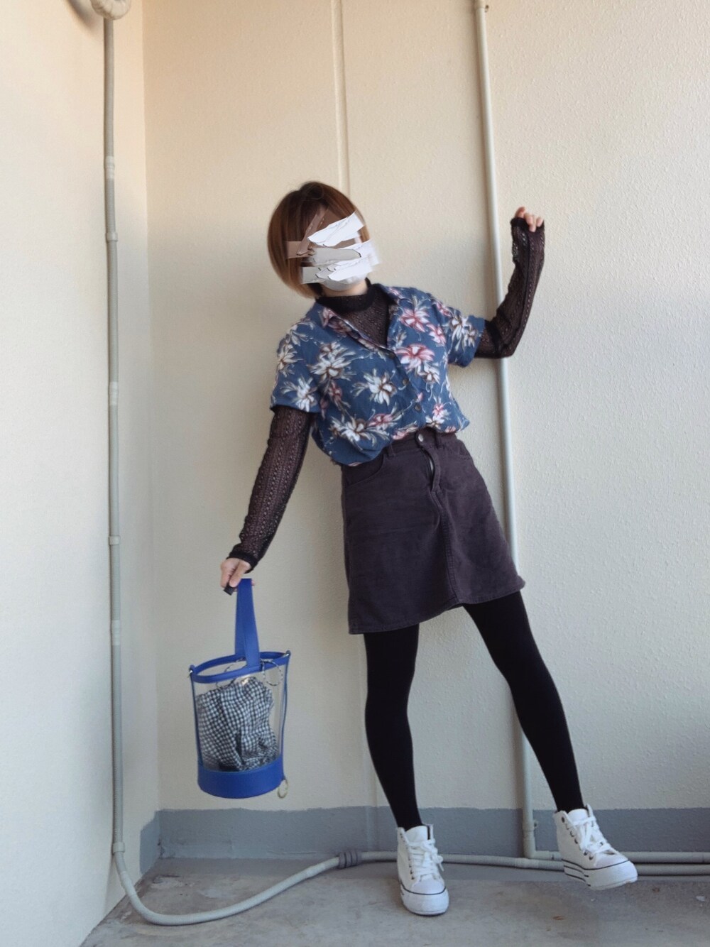 「スニーカーコーデ、いいね、save、フォローお願いします🤑、Kanaji、カンアジ、あなたに似合うコーディネートが必ず見つかる、低身長コーデ、149cm、カジュアル、ゆるコーデ」｜「GORGEのアイテム（シャツ/ブラウス、ブルー系）」を使った、ゆきちさん（レディース・149cm）の春コーディネートの1枚目の写真