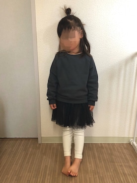 「b・ROOM（ビールーム）のチュール付き長袖トレーナー（スウェット、グレー系）」を使った、po-nさん（キッズ・110cm）の冬コーディネート