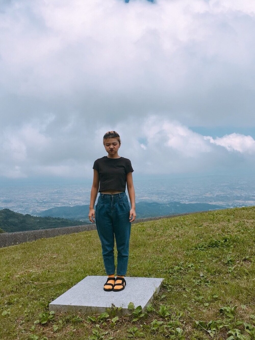 「H&Mのアイテム（トップス、グレー系）」を使った、Renee👣さん（レディース・165cm）の夏コーディネートの1枚目の写真