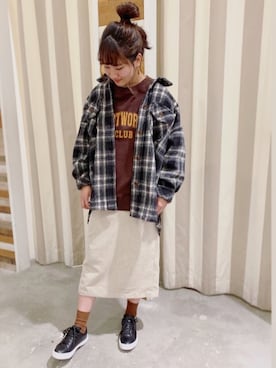 「Samansa Mos2 blue（サマンサモスモスブルー）のアイテム（スニーカー）」を使った、ayakaさん（レディース・162cm）の秋コーディネート