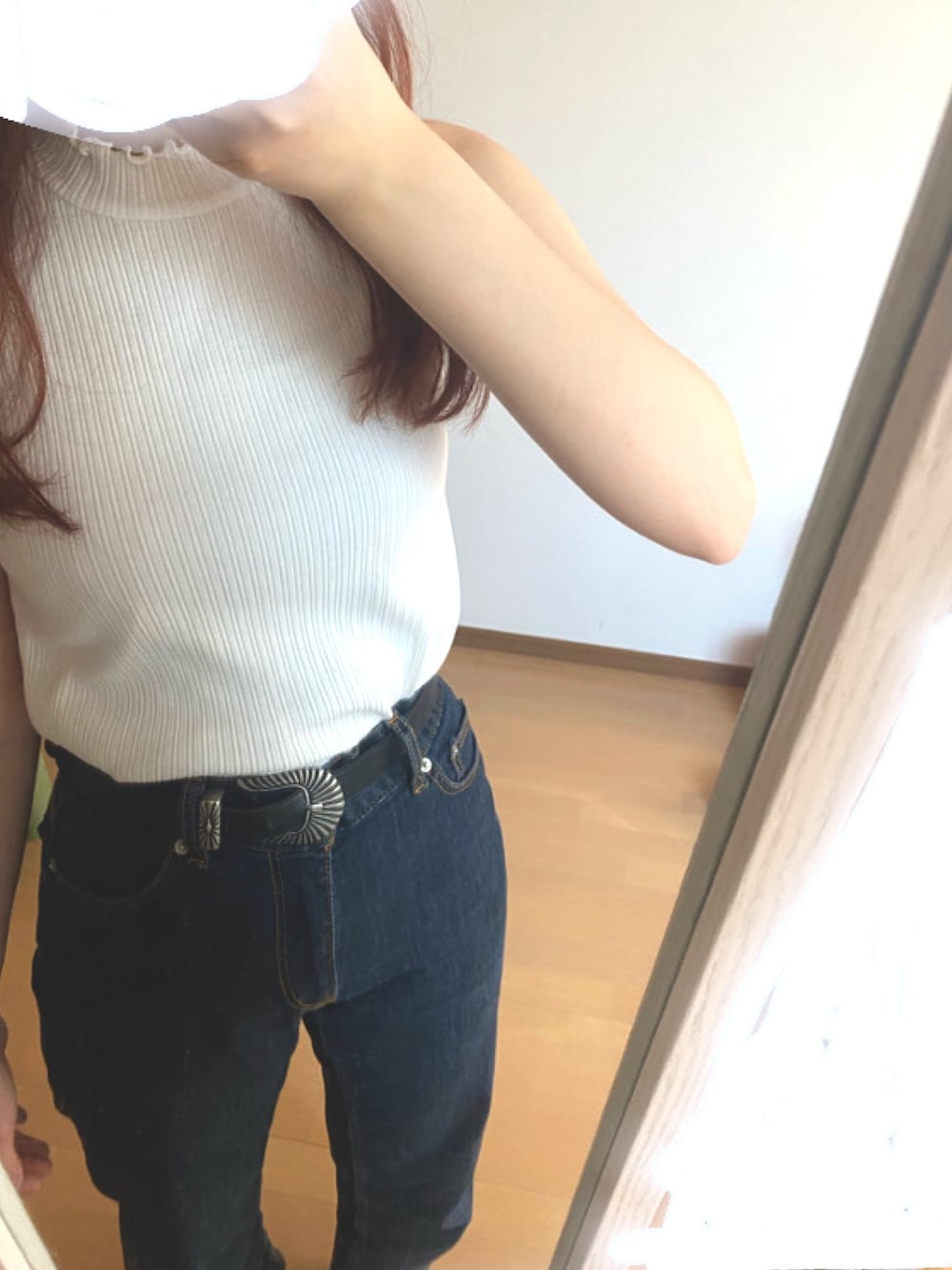 「ootd、プチプラ、ラクチンコーデ、ホワイト、デニムパンツ、ノースリーブ、カジュアルコーデ、大人コーデ、シンプル、夏コーデ」｜「Heatherのリブボーダーハイネックノースリーブ３　835785（Tシャツ/カットソー、ホワイト系）」を使った、ohiruneさん（レディース・163cm）の春コーディネートの1枚目の写真