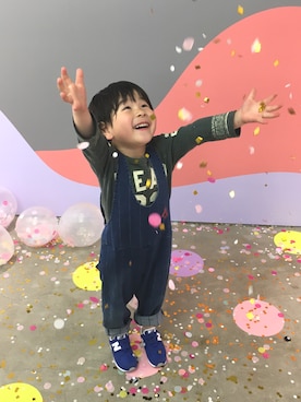 「BOBO CHOSES（ボボショーズ）のアイテム（サロペット/オーバーオール）」を使った、あさひさん（キッズ・100cm）の春コーディネート