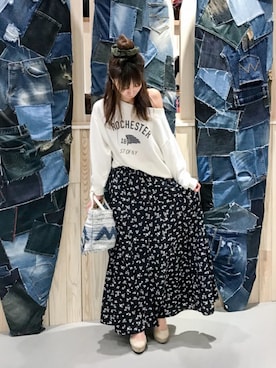 「ノーティードッグ」｜「アイテム（スウェット）」を使った、HAJIME ABEさん（レディース・160cm）の春コーディネート