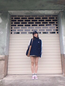 「Champion（チャンピオン）のアイテム（スタジャン）」を使った、Rebecca さん（レディース・155cm）の春コーディネート
