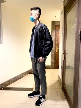 「URBAN RESEARCH（アーバンリサーチ）のアイテム（MA-1）」を使った、志穎さん（メンズ・185cm）の春コーディネート