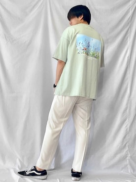 「anown（アノン）のFlower/art グラフィックカットソー【ファッションインフルエンサー uki×anown 限定コラボ】（Tシャツ/カットソー、グリーン系）」を使った、こーせさん（メンズ・174cm）の夏コーディネート