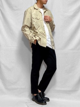 「UNIQLO（ユニクロ）のオーバーサイズワークシャツ（長袖）（シャツ/ブラウス、ベージュ系）」を使った、こーせさん（メンズ・174cm）の秋コーディネート
