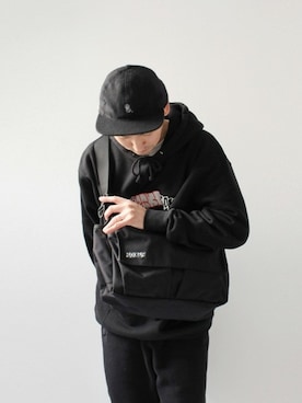 「LOOK AT US」｜「アイテム（バッグ）」を使った、LOOK AT USさん（メンズ・174cm）の春コーディネート