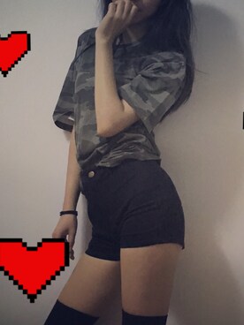 「H&M（エイチ・アンド・エム）のアイテム（Tシャツ/カットソー、グリーン系）」を使った、muuuuuumaさん（レディース）の冬コーディネート