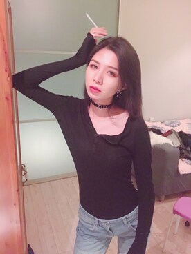 「Guess（ゲス）のアイテム（デニムパンツ、ブルー系）」を使った、muuuuuumaさん（レディース）の秋コーディネート