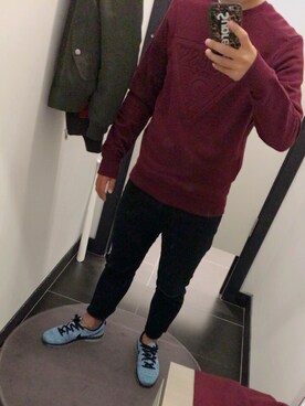 「Guess（ゲス）のアイテム（ニット/セーター）」を使った、りゅーへいさん（メンズ・170cm）の冬コーディネート