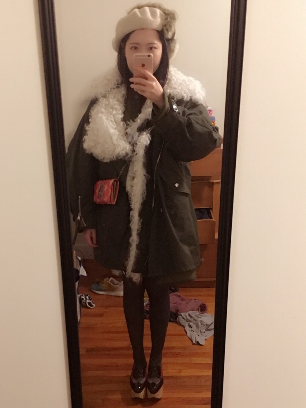 「BALENCIAGA、Vivienne Westwood」｜「BALENCIAGAのアイテム（マウンテンパーカー、グリーン系）」を使った、isabel_not_cuteさん（レディース・170cm）の冬コーディネートの1枚目の写真