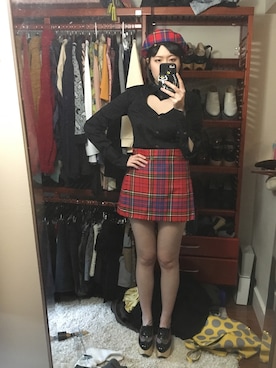 「VERSACE（ヴェルサーチ）のアイテム（ハンチング/ベレー帽）」を使った、isabel_not_cuteさん（レディース・170cm）の冬コーディネート