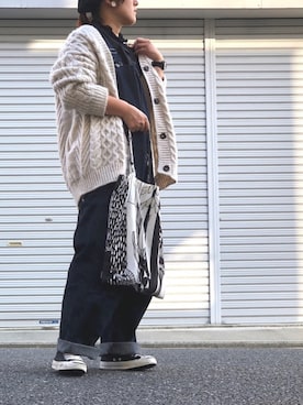 「フリルネック」｜「アイテム（サロペット/オーバーオール）」を使った、lomilomiさん（レディース・160cm）の秋コーディネート