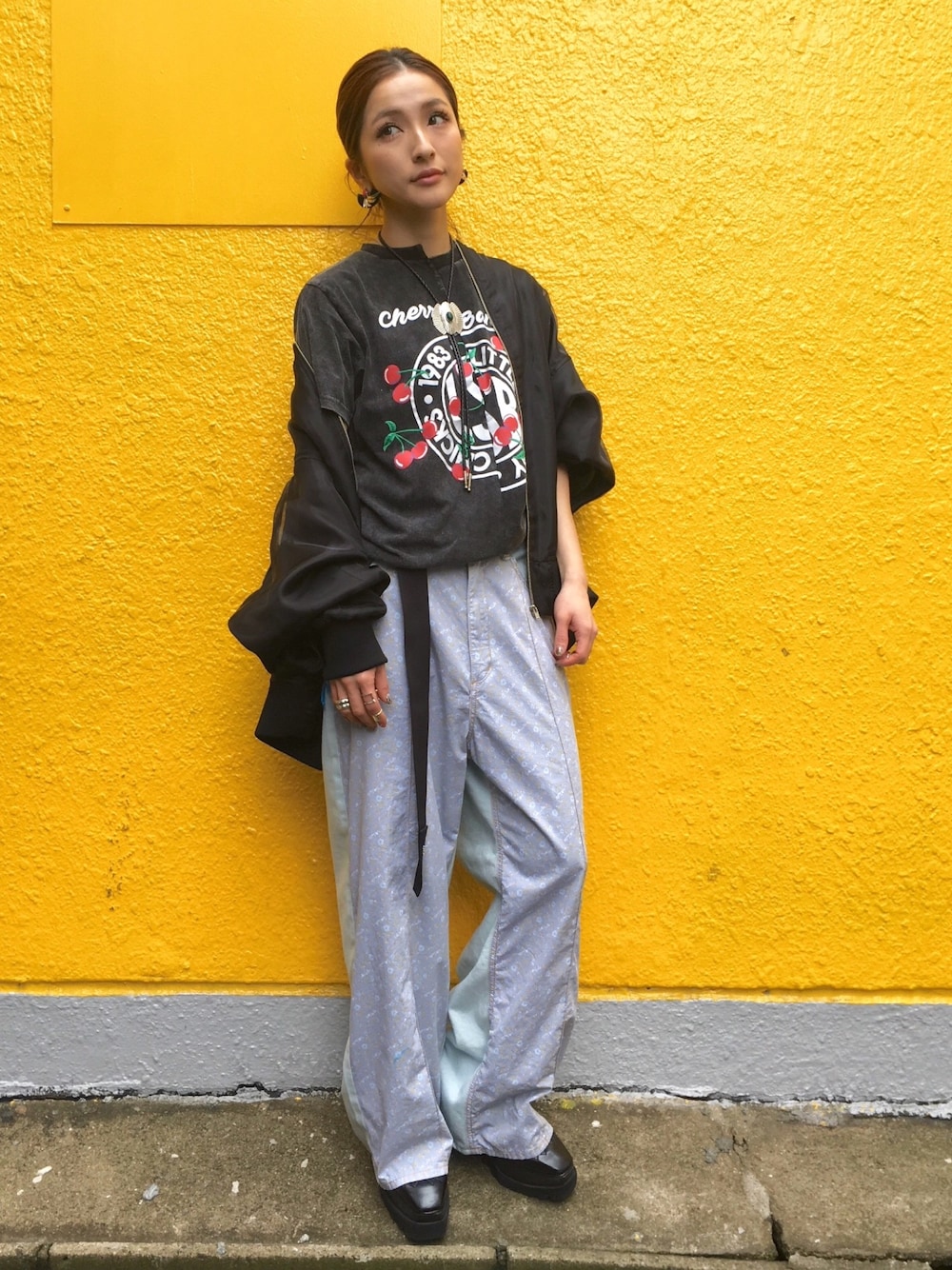 「デニム、LHP、ワイドパンツ、パンツスタイル、春コーデ、little sunny bite、今日のコーデ、LHP大阪、LHPWOMENS」｜「Little sunny biteのアイテム（パンツ、ブルー系）」を使った、hanae maruiさん（レディース・155cm）の春コーディネートの1枚目の写真