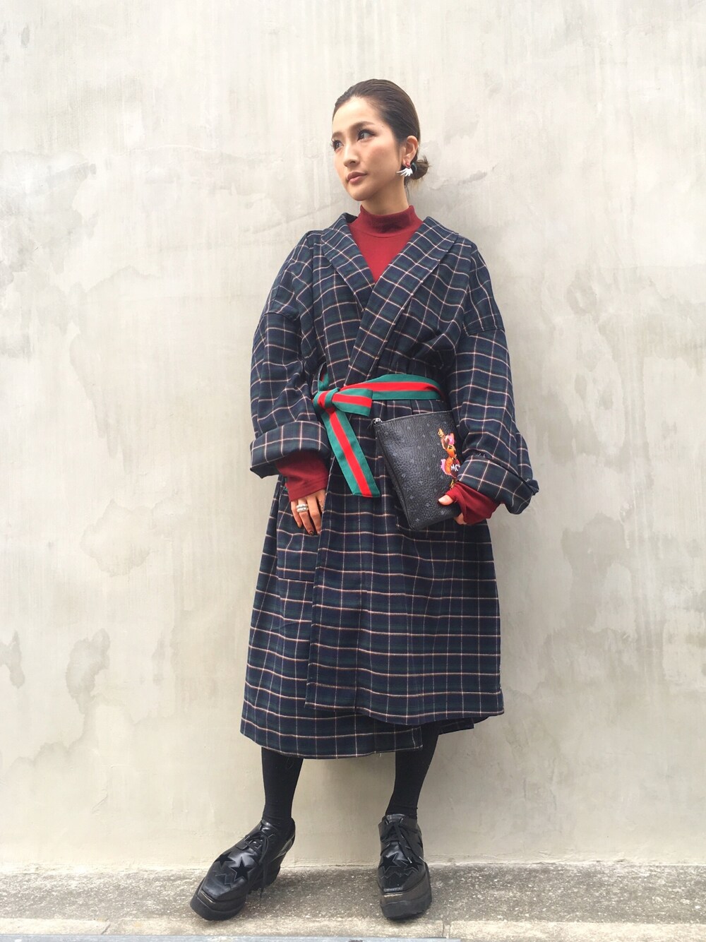 「チェック、シャツ、チェックシャツ、ハイネック、LHP、ガウン、秋、LHP大阪、秋コーデ、ガウンシャツ」｜「DANKE SCHONのDankeSchon/ダンケシェーン/3Line Gown（その他アウター、グリーン系）」を使った、hanae maruiさん（レディース・155cm）の秋コーディネートの1枚目の写真