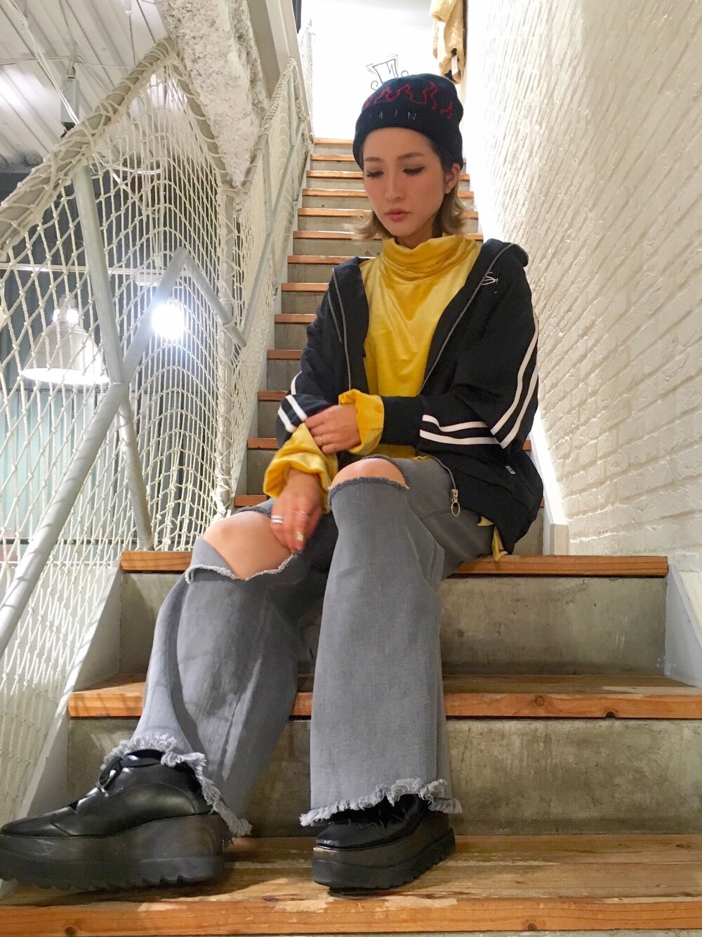 「秋のコーデ、ootd、ラフ、fashion、ワイドデニム、ジャージ、little sunny bite、LHP、LHP大阪」｜「Little sunny biteのLittleSunnyBite/リトルサニーバイト/Spoty ZipJacket（ジャージ、ブラック系）」を使った、hanae maruiさん（レディース・155cm）の秋コーディネートの1枚目の写真