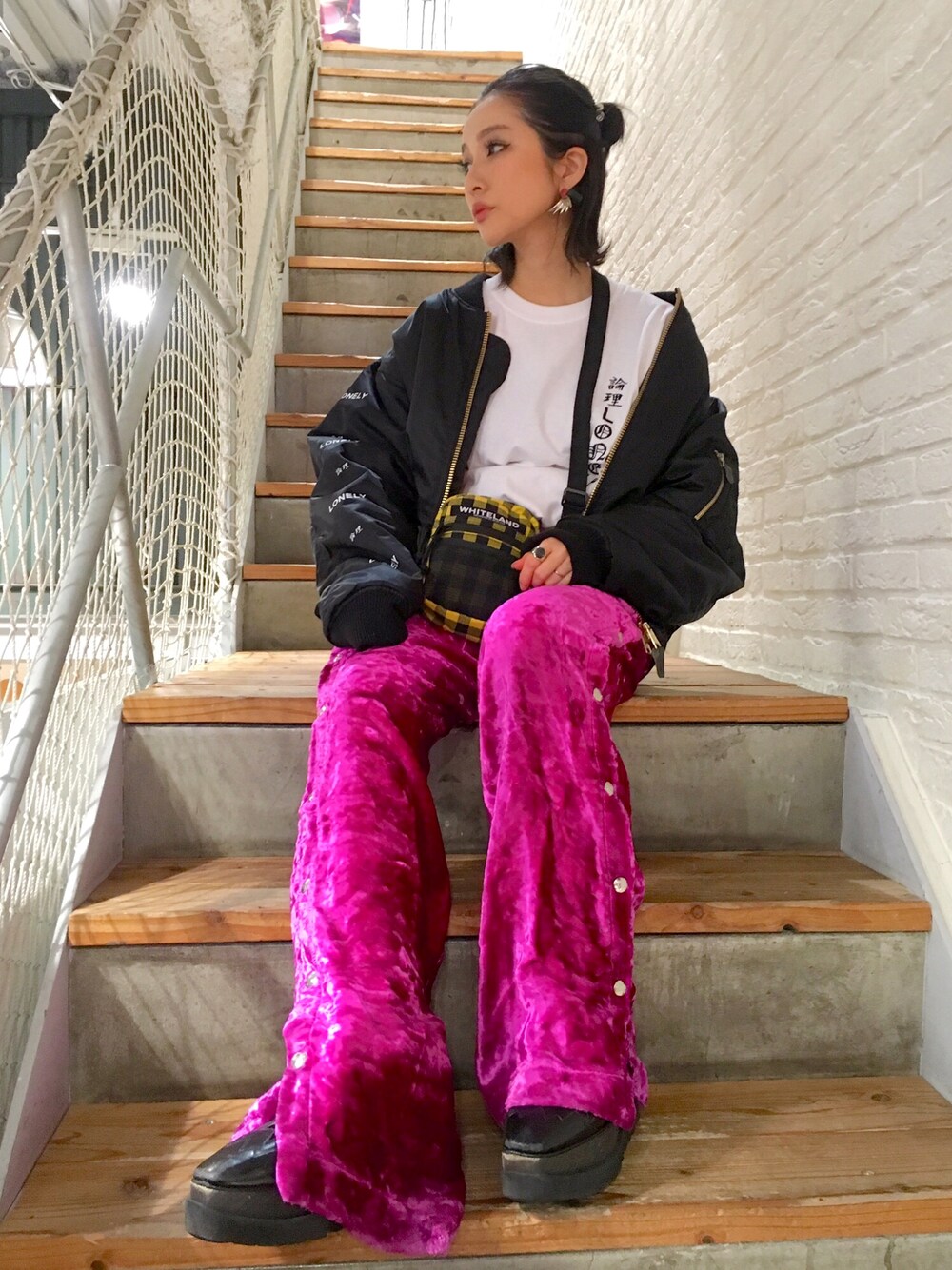 「LONELY 論理、misbhv、LHP、LHP大阪、ボンバージャケット、MA-1、ピンク、ベロア、冬コーデ、ootd」｜「MISBHVのアイテム（パンツ、ピンク系）」を使った、hanae maruiさん（レディース・155cm）の冬コーディネートの1枚目の写真
