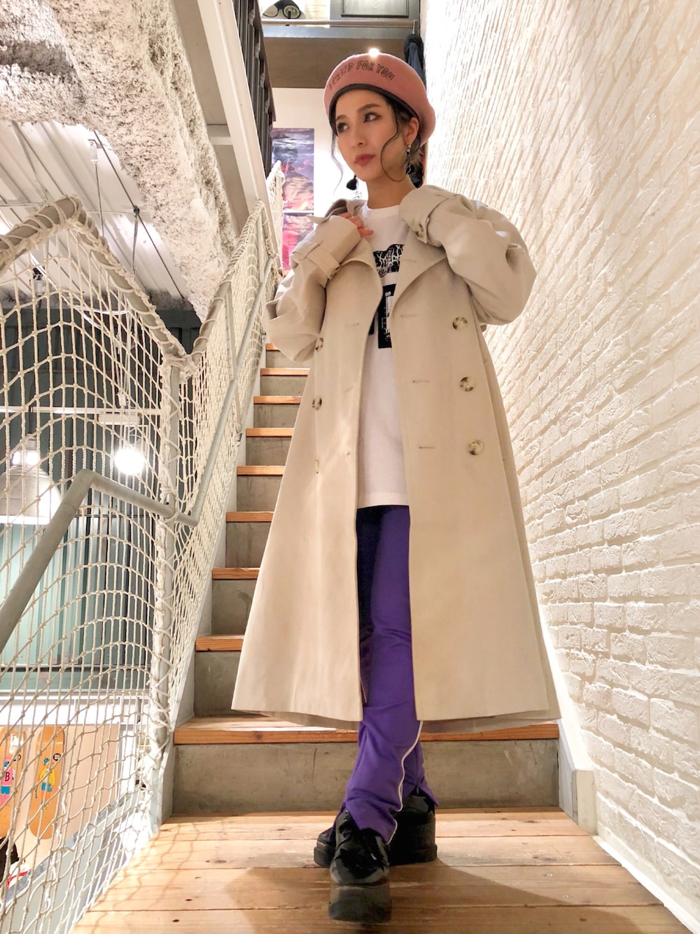「春コーデ、パンツスタイル、ootd、ベージュ、トレンチコート、ベレー帽、LHP、LHP大阪、misbhv、AZS」｜「DANKE SCHONのDankeSchon/ダンケシェーン/Line Jersey Skinny Pants（その他パンツ、パープル系）」を使った、hanae maruiさん（レディース・155cm）の冬コーディネートの1枚目の写真