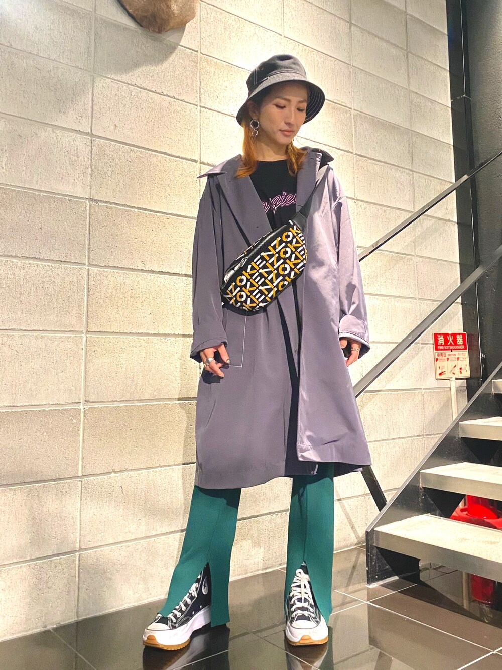 「ジャケット、ロングジャケット、LHP、LHP名古屋、バケットハット、秋コーデ、KENZO、秋のコーデ、秋服」｜「WHITELANDのWHITELAND/ホワイトランド/Stitch coat/ステッチコート（ステンカラーコート、グレー系）」を使った、hanae maruiさん（レディース・155cm）の秋コーディネートの1枚目の写真