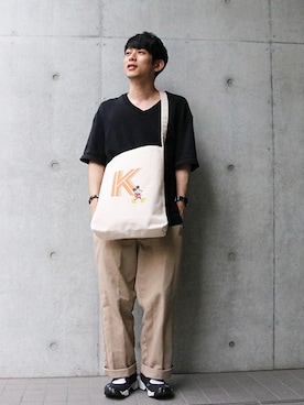 「Vネック」｜渡邊達也さん（メンズ・165cm）の夏コーディネート