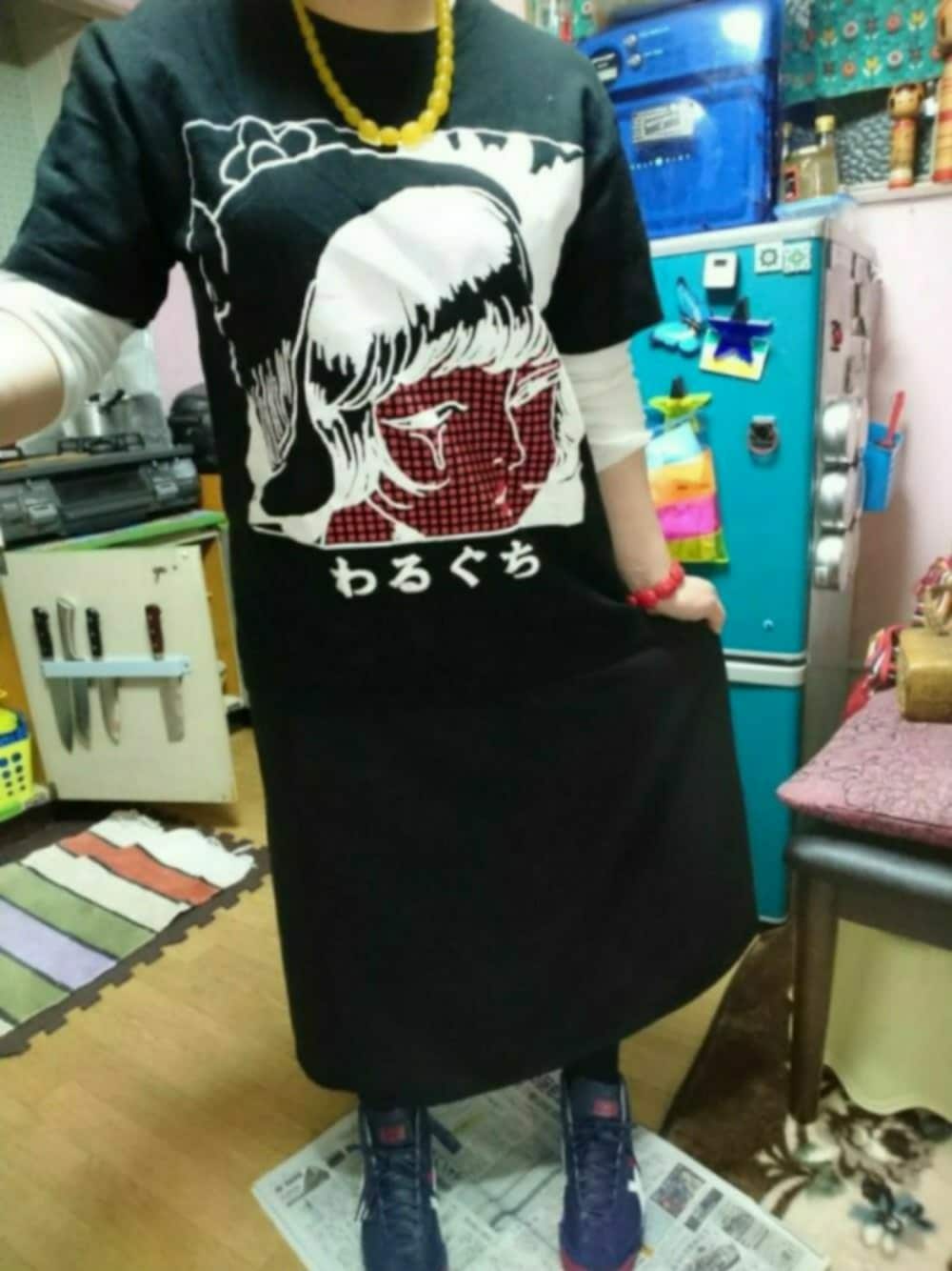 「低身長、原田ちあき、イラストTシャツ、コーデ模索中、教えてエロい人、アドバイスくだせえまし、原田ちあき様の服を着たい、黒」｜「アンティークのアイテム（ネックレス、イエロー系）」を使った、じんじんさん（レディース・148cm）の春コーディネートの1枚目の写真