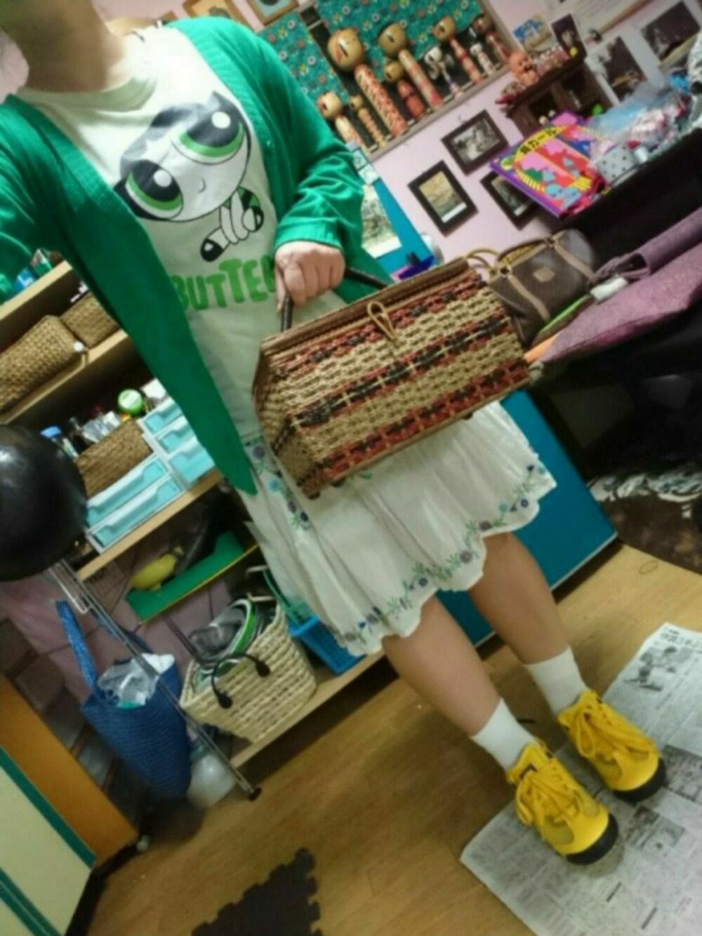 「低身長、パワーパフガールズ、オニツカタイガー、メッシュスニーカー、バスケット、刺繍」｜「Onitsuka Tigerのアイテム（スニーカー、イエロー系）」を使った、じんじんさん（レディース・148cm）の春コーディネートの1枚目の写真