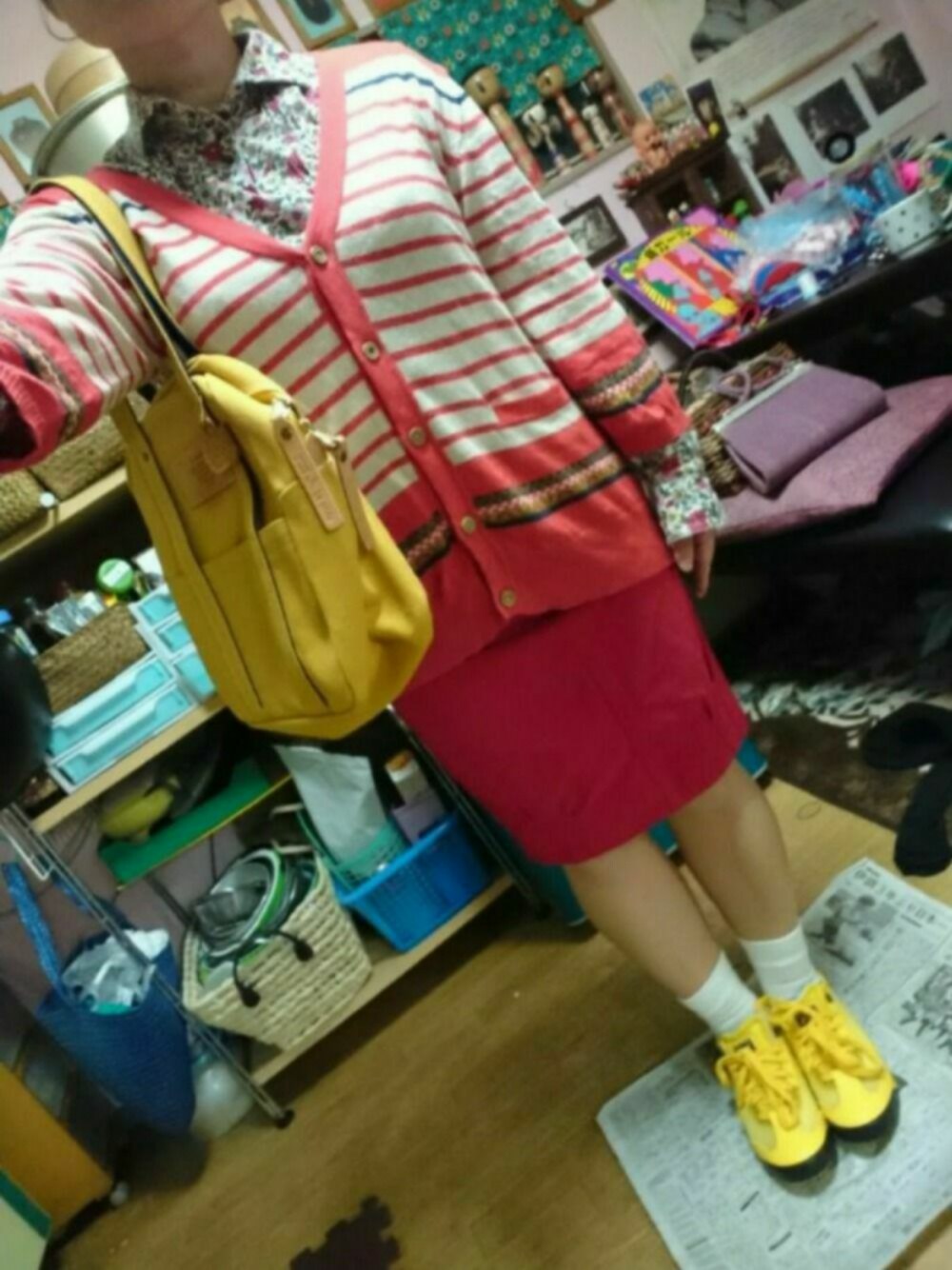 「低身長、オニツカタイガー、メッシュスニーカー、ボーダー、小花柄、襟つきカットソー、古着好き」｜「Onitsuka Tigerのアイテム（スニーカー、イエロー系）」を使った、じんじんさん（レディース・148cm）の春コーディネートの1枚目の写真