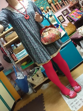 「赤タイツ」｜じんじんさん（レディース・148cm）の春コーディネート