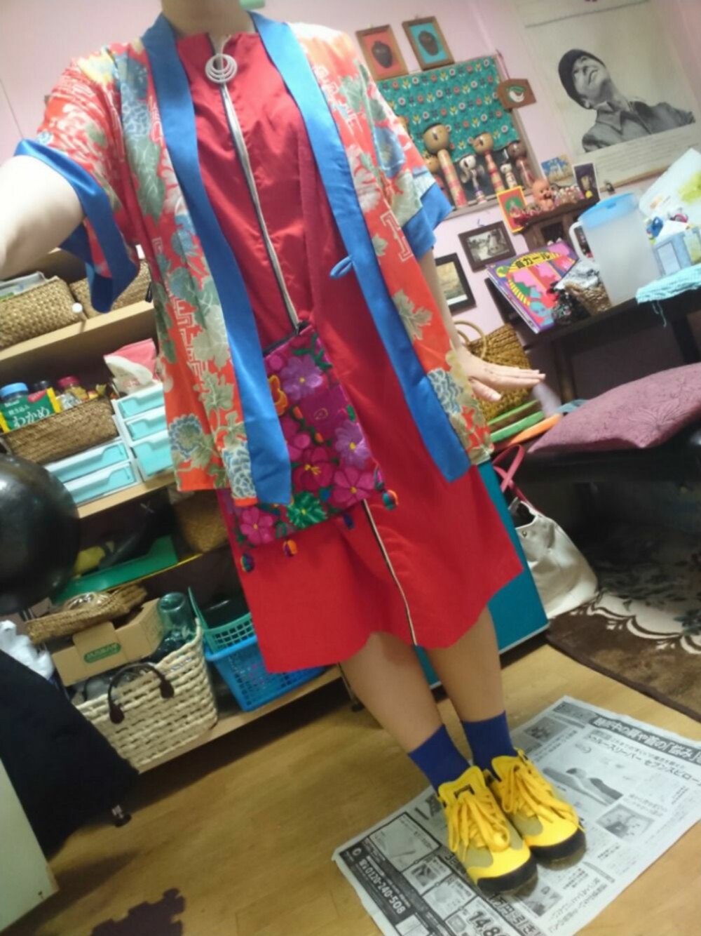 「低身長、民族、古着好き、古着ワンピ、オニツカタイガー、チャイナ風」｜「古着の900円 キンジ（ショルダーバッグ、ピンク系）」を使った、じんじんさん（レディース・148cm）の春コーディネートの1枚目の写真
