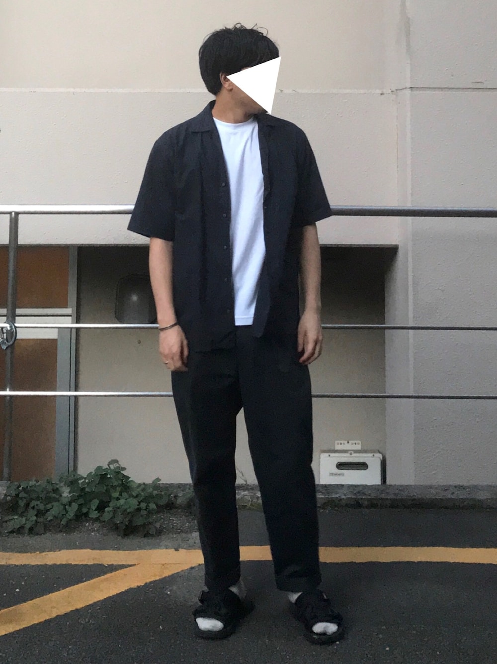 「シンプルコーデ、ネイビーコーデ、おしゃれさんと繋がりたい、リラックススタイル、休日スタイル、Scye、scye basic、Danner、ユニクロコーデ、UNIQLO U」｜「Scyeのアイテム（シャツ/ブラウス、ブルー系）」を使った、mimiger7575さん（メンズ・177cm）の夏コーディネートの1枚目の写真