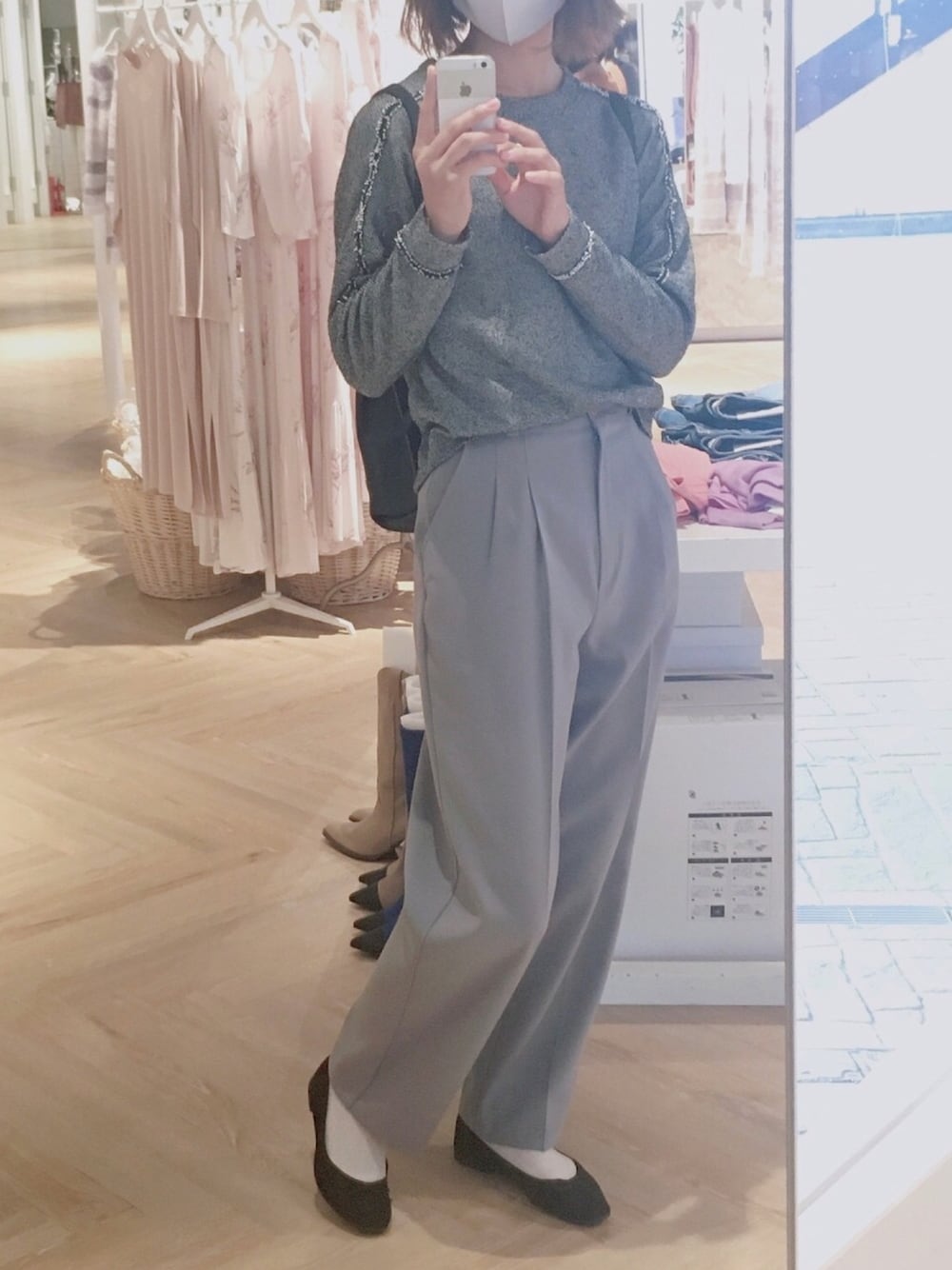 「ワントーンコーデ、くすみブルー、グレー、バレエシューズ、フリクロ、古着MIX、H&M」｜「boudoirのアイテム（スラックス、ブルー系）」を使った、りつさん（レディース・167cm）の秋コーディネートの1枚目の写真