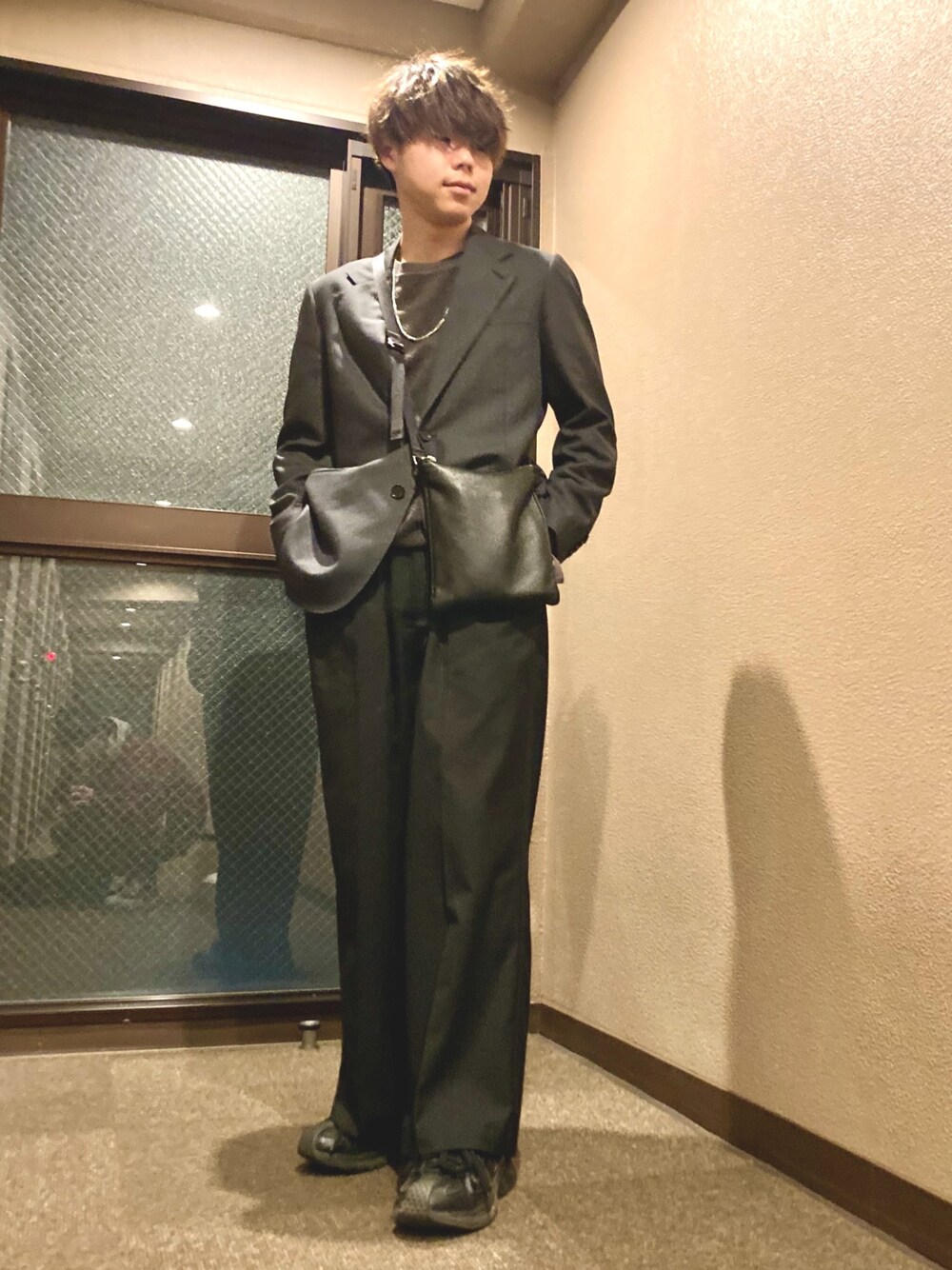 AURALEEのテーラードジャケット（グレー系）を使った人気ファッション