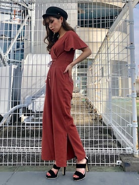 「LIPSERVICE（リップサービス）のアイテム（オールインワン・サロペット）」を使った、倉林夏実さん（レディース・157cm）の春コーディネート