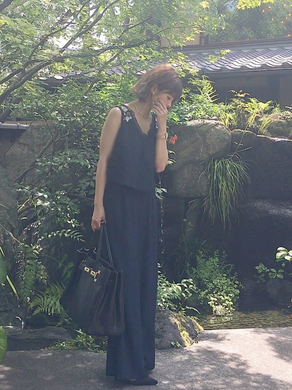 「チョーカー、お呼ばれコーデ、結婚式、オールインワン、ママコーデ、ootd、キレイめ、シースルー」｜「LILY BROWNの刺繍入りロンパース（つなぎ/オールインワン、ブルー系）」を使った、yunさん（レディース・153cm）の夏コーディネートの1枚目の写真