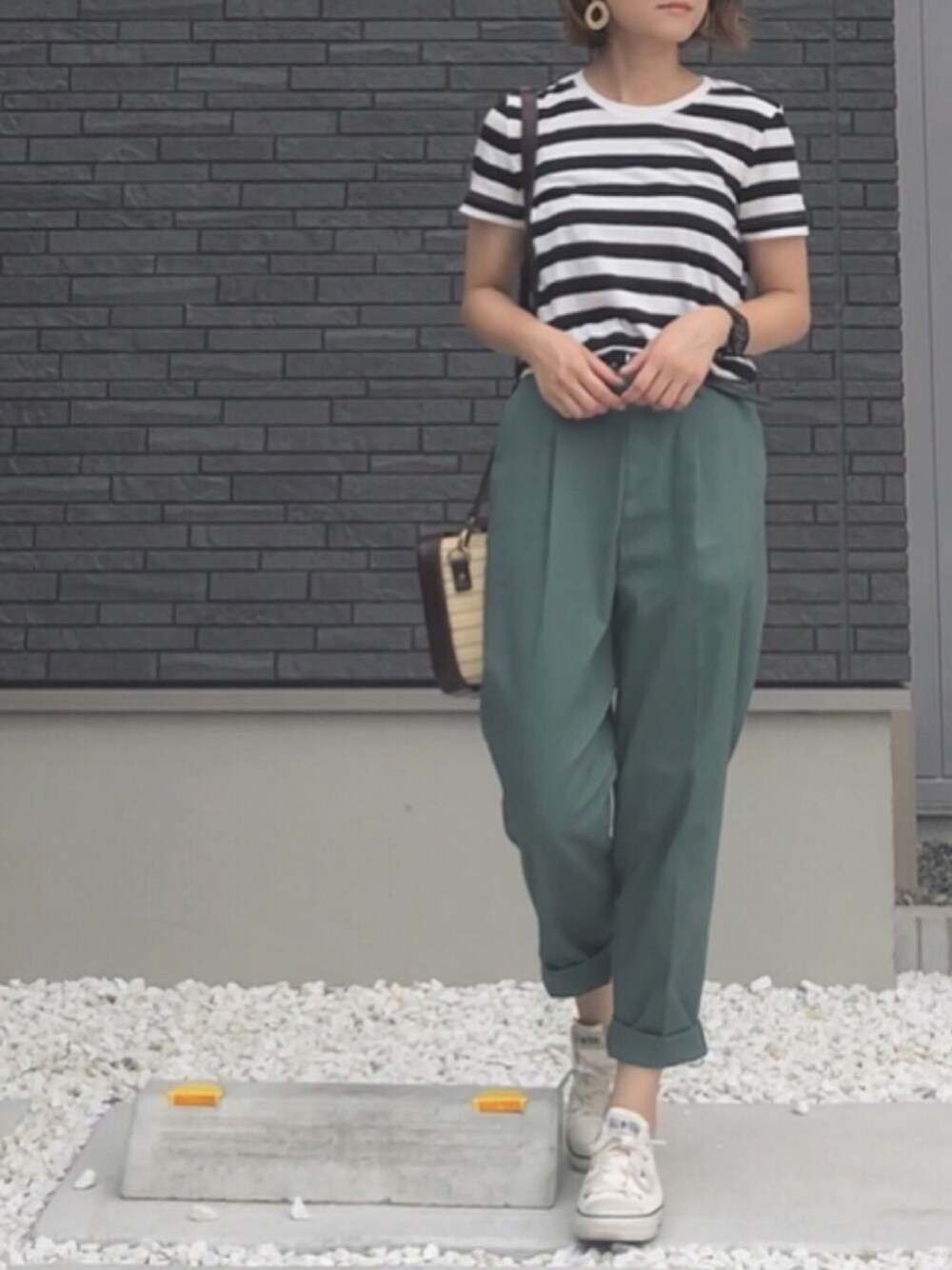 「無印良品、ボーダー、UNIQLO、ユニクロ、テーパードパンツ、カジュアル、休日スタイル、コンバース、プチプラ、夏」｜「無印良品のアイテム（トップス、その他）」を使った、yunさん（レディース・153cm）の夏コーディネートの1枚目の写真