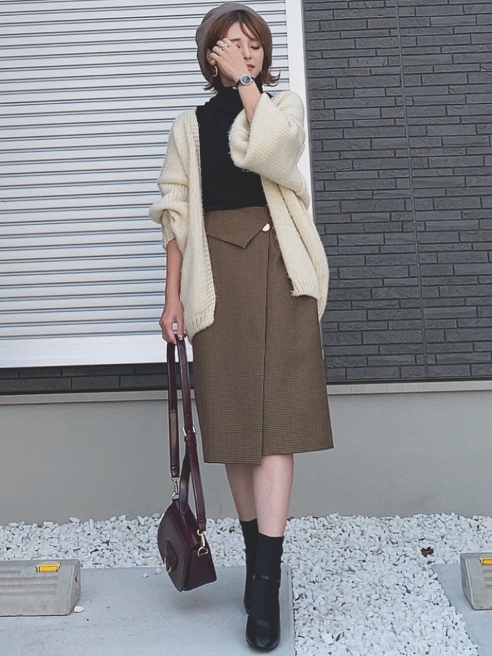 「TONAL、interstaple、休日スタイル、ベレー帽、タイトスカート、autumn」｜「UR SELECTのBIGベレー（ハンチング/ベレー帽、グレー系）」を使った、yunさん（レディース・153cm）の秋コーディネートの1枚目の写真