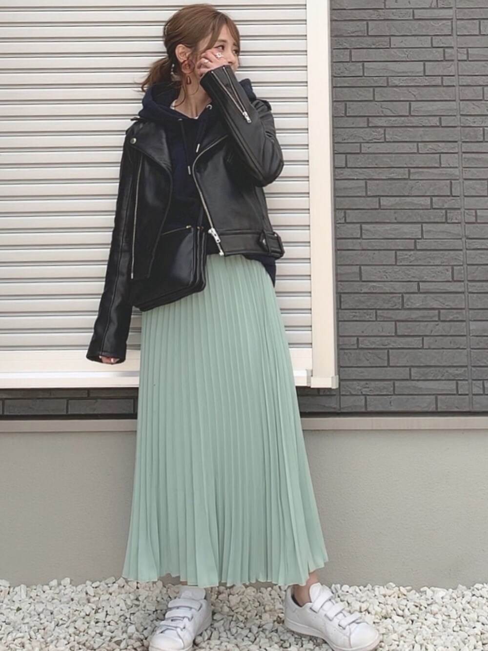 yunさんの「プリーツロングスカート（La-gemme）」を使ったコーディネートの1枚目の写真