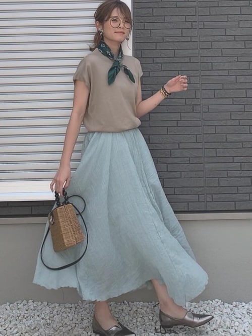 yunさんのニット/セーター「ベーシックフレンチスリーブライトニット(titivate|ティティベイト)」を使ったコーディネート