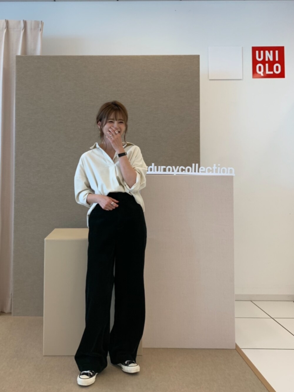 「UNIQLO、ユニクロ、コーデュロイ、休日スタイル、プチプラ、低身長コーデ、シンプルコーデ」｜「UNIQLOのコーデュロイスキッパーシャツ（長袖）（シャツ/ブラウス、ホワイト系）」を使った、yunさん（レディース・153cm）の秋コーディネートの1枚目の写真