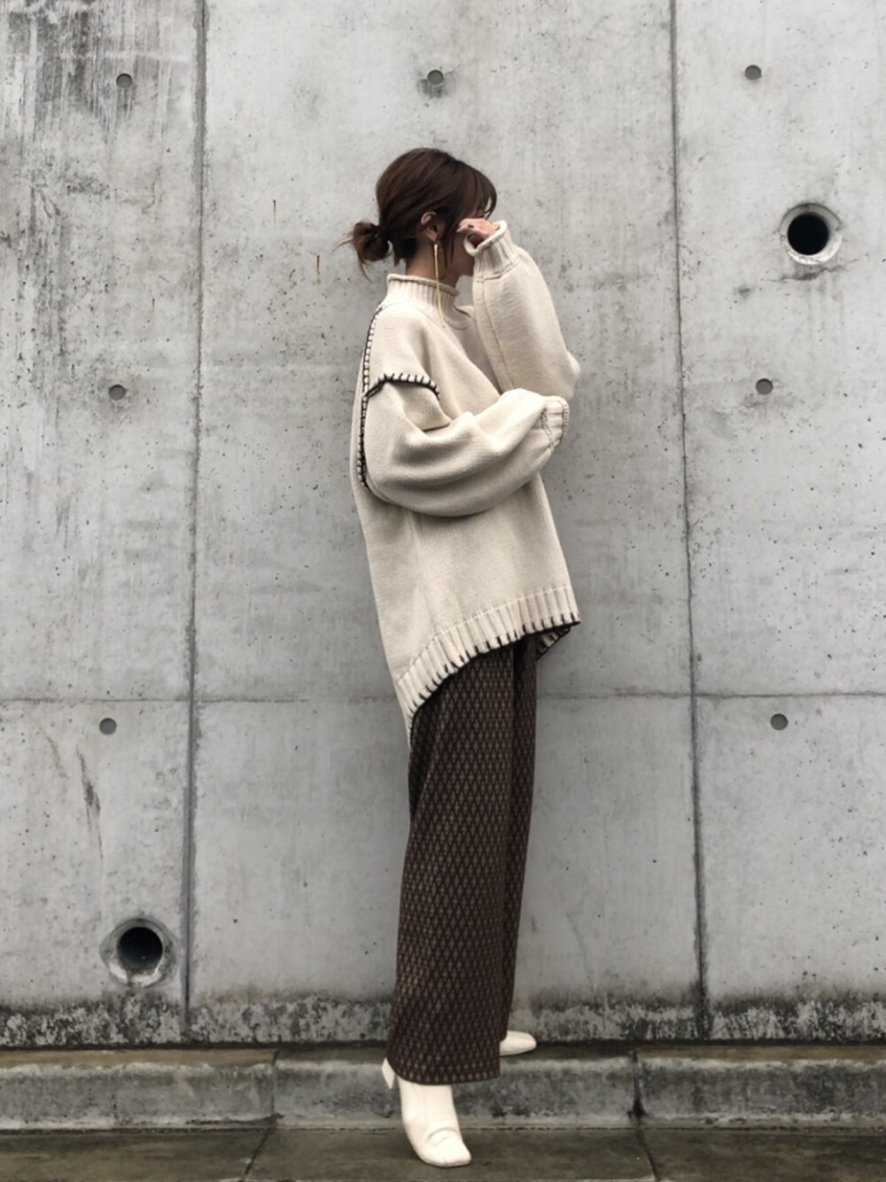 「wearhalloween2020、休日スタイル、ジャガードパンツ、GRL、ショートブーツ、ニット、秋コーデ、パンツスタイル」｜「JEANASISのラメジャガードカットパンツ/918720（その他パンツ、ブラウン系）」を使った、yunさん（レディース・153cm）の秋コーディネートの1枚目の写真
