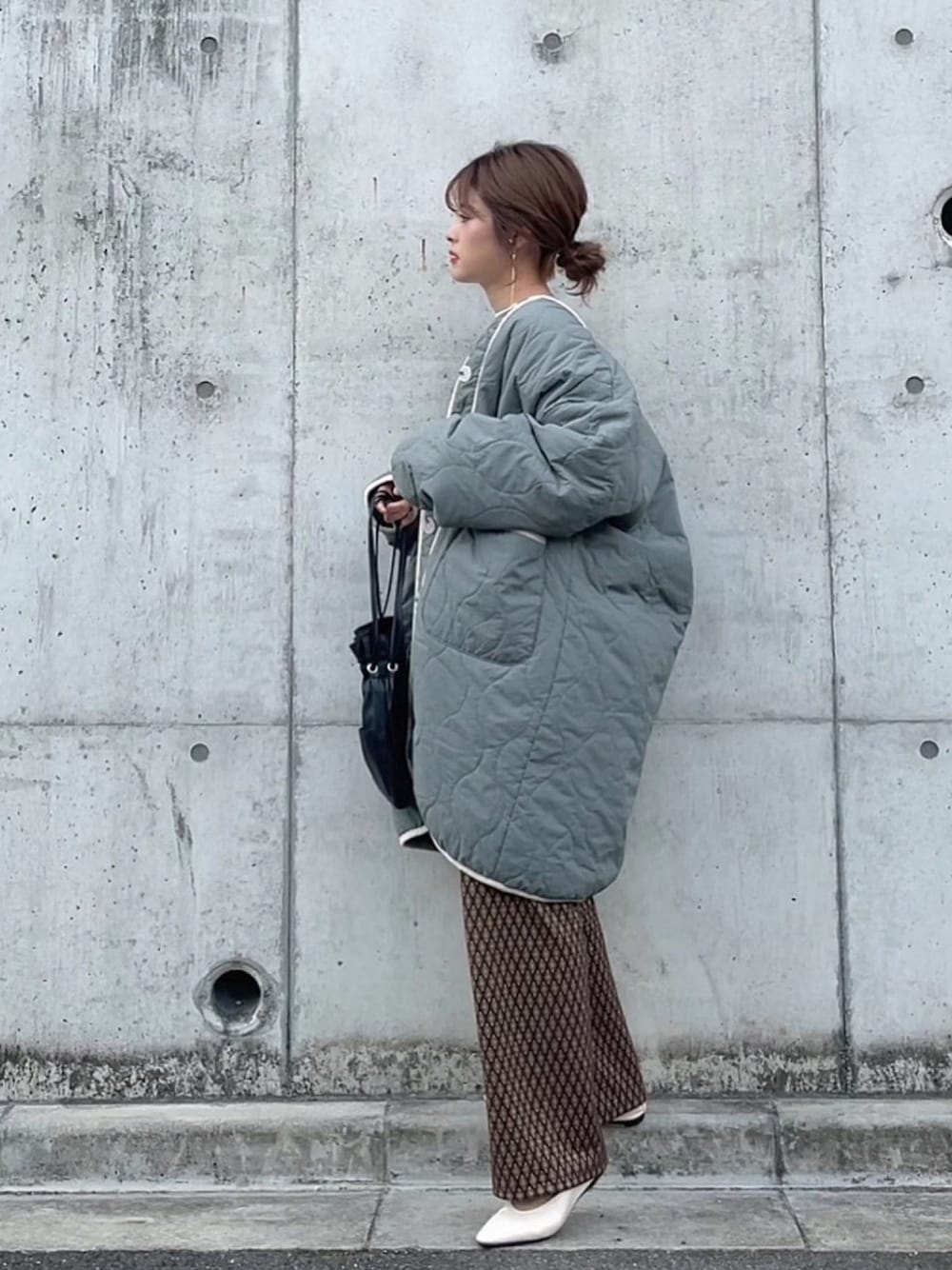 「秋のコーデ、アンジーヴィンテージ、古着MIX、大人ヴィンテージ、ANGIE VINTAGE」｜「ANGIEのパイピングキルティングコート（ミリタリージャケット、グリーン系）」を使った、yunさん（レディース・153cm）の秋コーディネートの1枚目の写真
