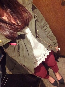 「crocs（クロックス）のアイテム（サンダル、ブラック系）」を使った、AYAさん（レディース）の秋コーディネート