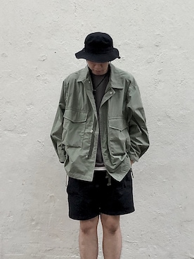 「BEAMS（ビームス）のBEAMS / ルーズ ミリタリーブルゾン（ミリタリージャケット）」を使った、Terry Wong Si Hoさん（メンズ・181cm）の春コーディネート