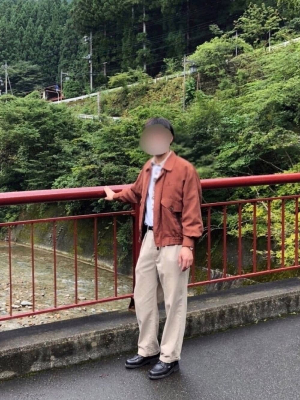 「タックイン、ショート丈トップス、シンプル、古着MIX、秋のコーデ、チロルシャツ、秋服準備はじめました、アースカラー」｜「Parabootの【PARABOOT / パラブーツ】CHAMBORD シャンボード（ブーツ、ブラック系）」を使った、スメアゴルさん（メンズ・178cm）の秋コーディネートの1枚目の写真