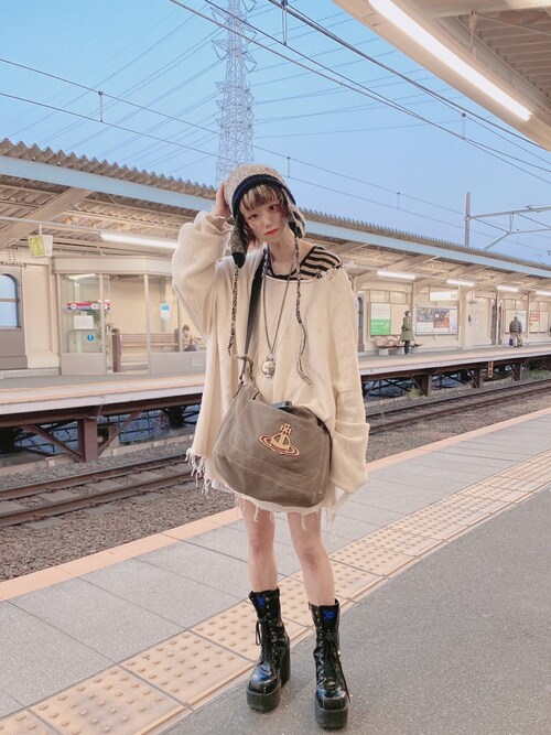 dalate.｜Vivienne Westwoodのショルダーバッグを使ったコーディネート