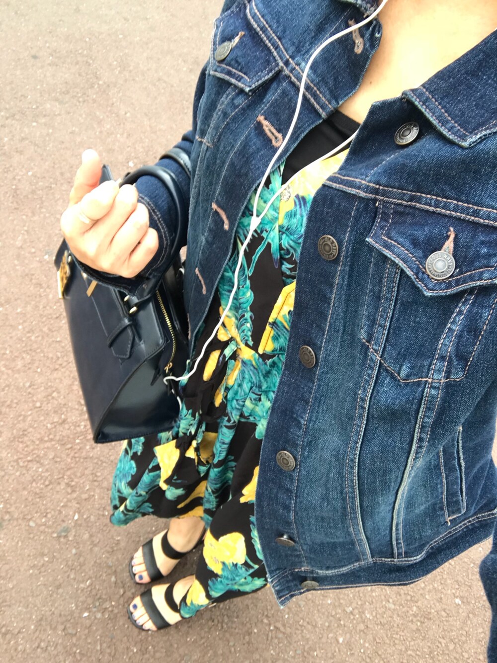 「Spick & Spanの*オオバナプリントワンピース◆（ワンピース、ブラック系）」を使った、Erikaさん（レディース・160cm）の春コーディネートの1枚目の写真