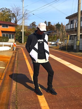 「アイテム（ジャージ）」を使った、NIGO25さん（メンズ・183cm・20代）の冬コーディネート